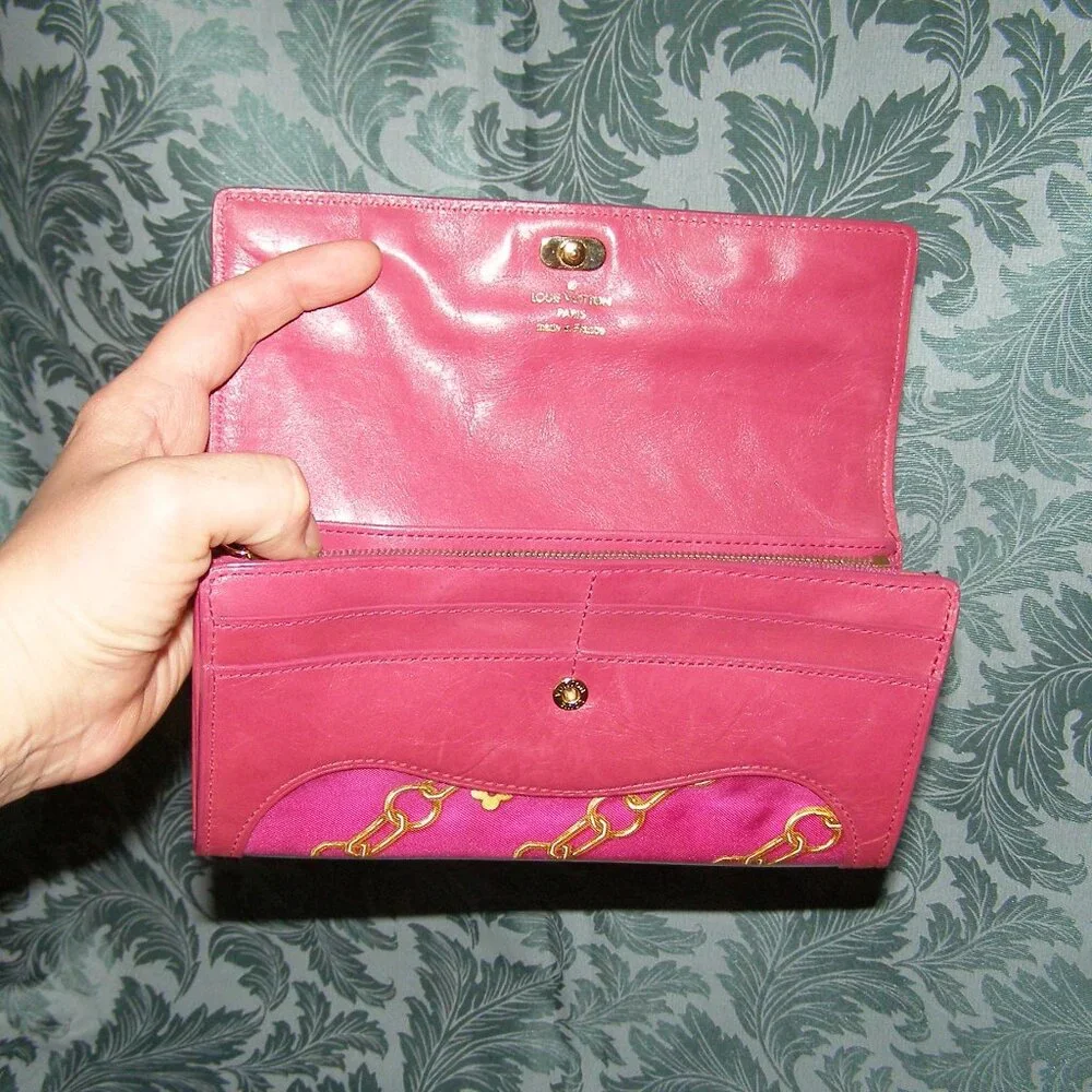 RARE Louis Vuitton LIMITED EDITION Scarf Chain Print Wallet HOT PINK